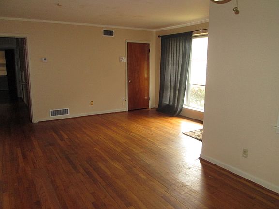Living /dining area
