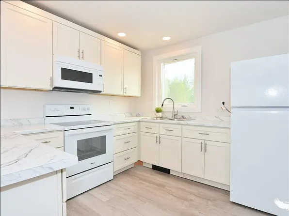 Newly Renovated Apartments for Rent in North Pole, AK | Moose Creek Apartments