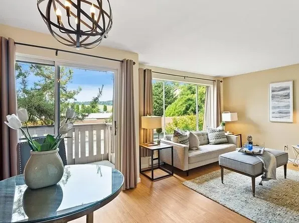 7217 NE 175th St, Kenmore, WA 98028