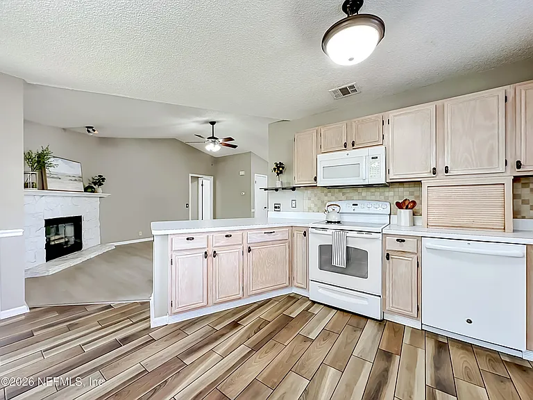 341 Hickory Hollow Dr N — Photo 10