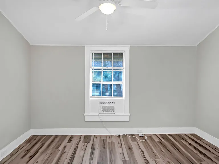 203 Augusta St — Photo 22