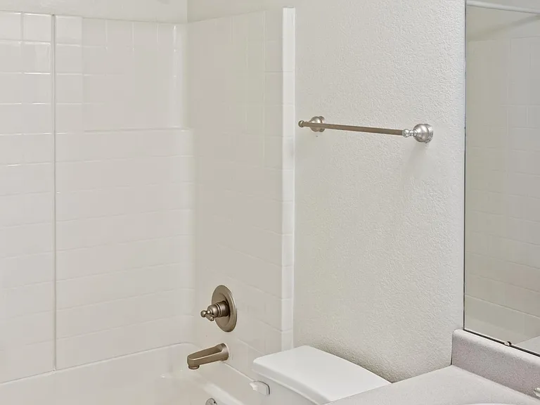 1644 Oak Creek Dr — Photo 14
