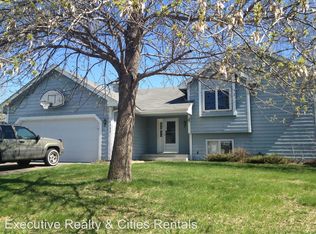 4385 Lexington Pointe Pkwy, Eagan, MN 55123