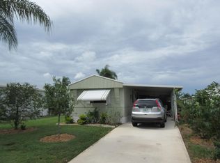 7027 SE Delegate St, Hobe Sound, FL 33455