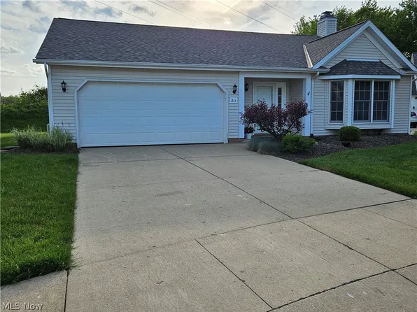 311 Bridgewater Ln #24, Chardon, OH 44024