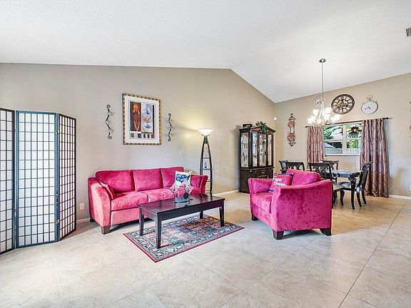 5th image of 145 Heatherwood Dr