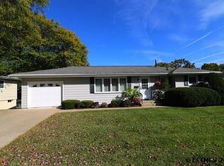 1982 Avalon Rd, Dubuque, IA 52001