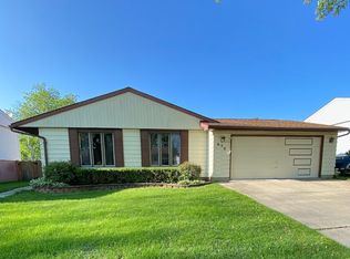 620 Sycamore Rd, Buffalo Grove, IL 60089