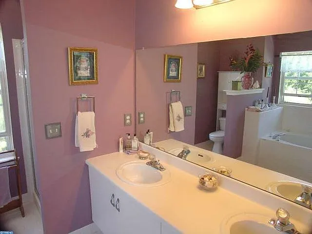 102 Shrewsbury Ct — Photo 14