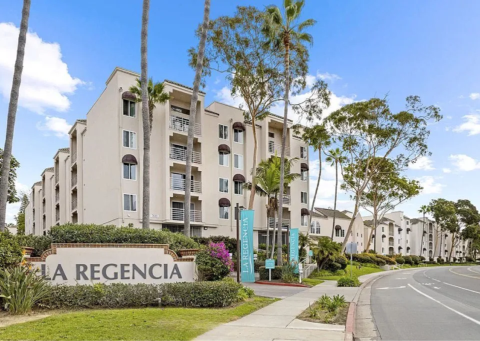 La Regencia Apartments