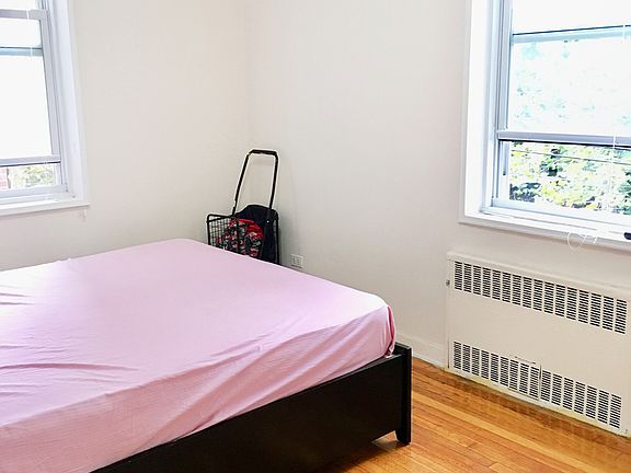 4th image of 5505 Woodside Ave APT 305