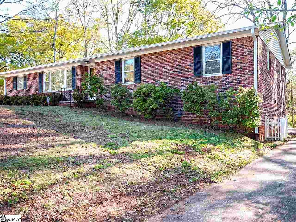 1st image of 132 Montis Dr