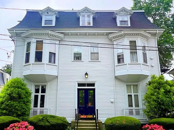 67 Perry St APT 6, Newport, RI 02840