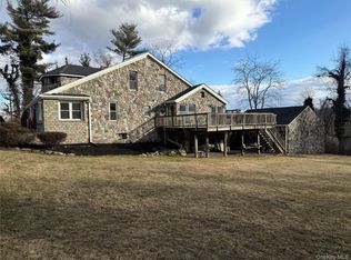 24 Old Knollwood Rd, White Plains, NY 10607