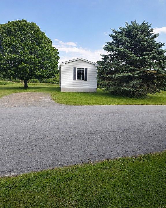1st image of 31285 Gardnerville Rd