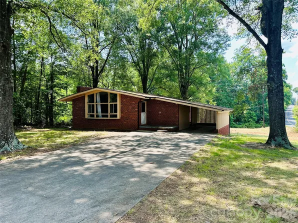 14 Pop Davis Rd, Taylorsville, NC 28681