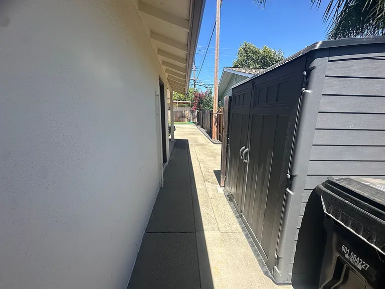 9101 Rosewood Dr — Photo 46