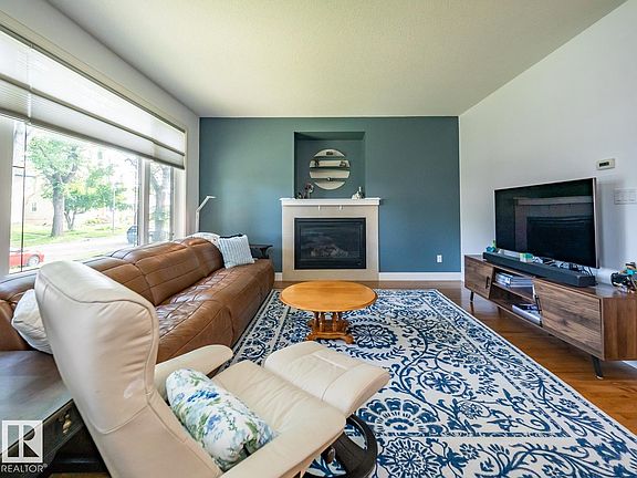 3rd image of 10957 75th Ave NW