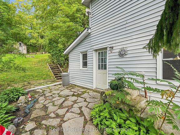 4th image of 94 Maple St