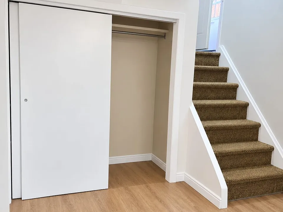 61 Hardwick Ct #BASEMENT