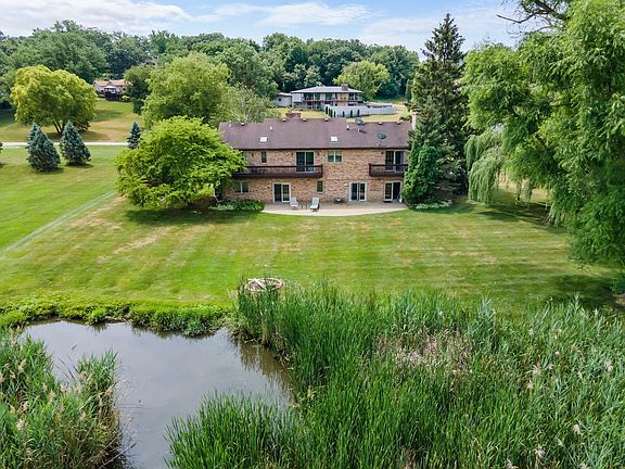 2nd image of 35W186 Duchesne Dr