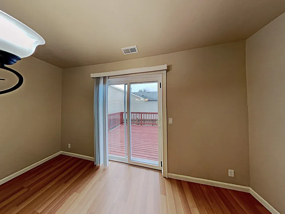 3 bed, 2.5 bath, 2440 sqft, $2,240 — Photo 4