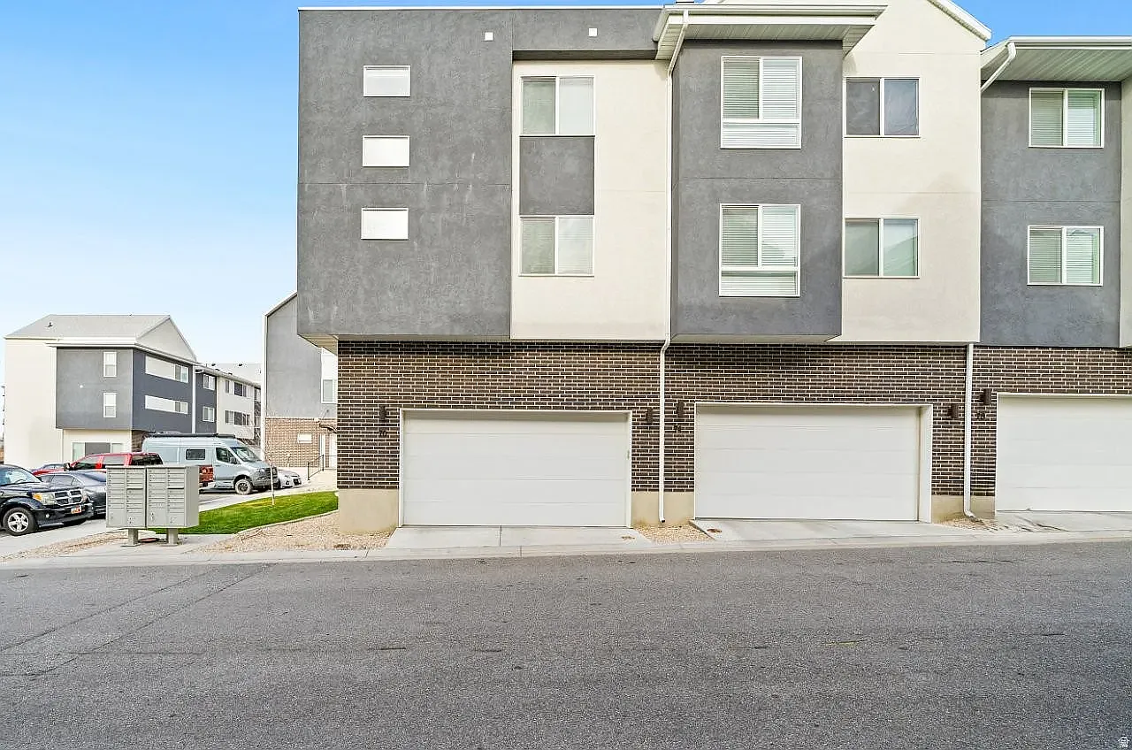 E 200 S, Clearfield — Photo 1