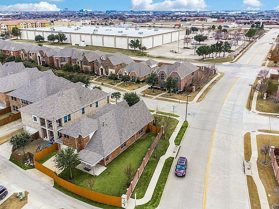 4th image of 2443 Lismore Ln