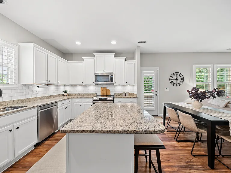 919 Award St — Photo 18