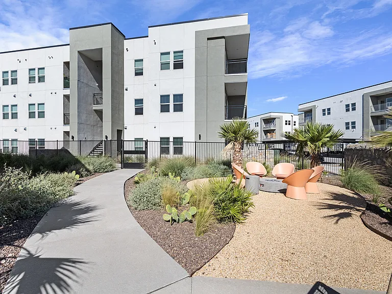 Desert Commons West — Photo 22