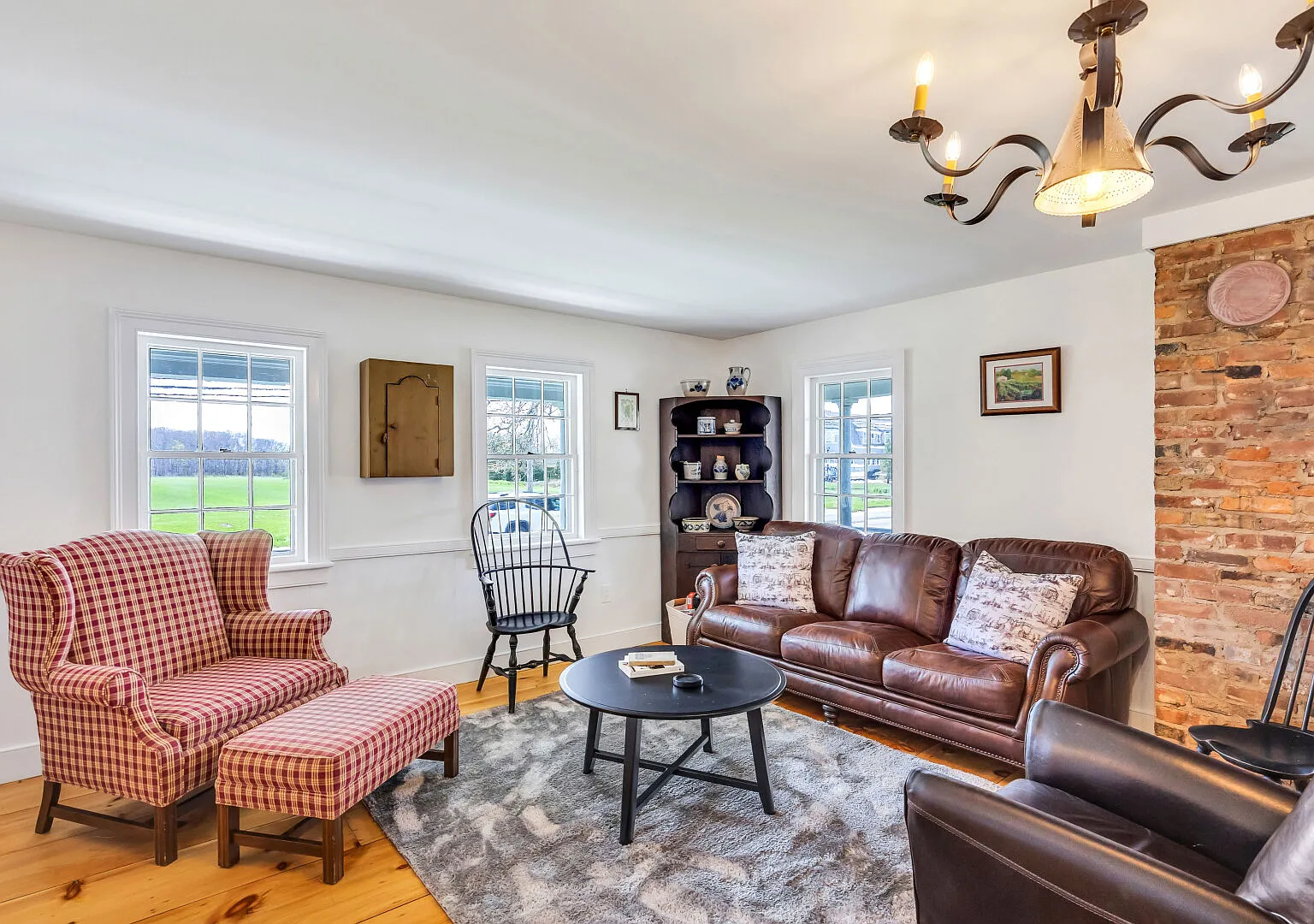 Private Home Located on Palmer Vineyards in the North Fork — Photo 4