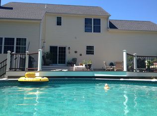 11 Thornton Ct, Middletown, CT 06457