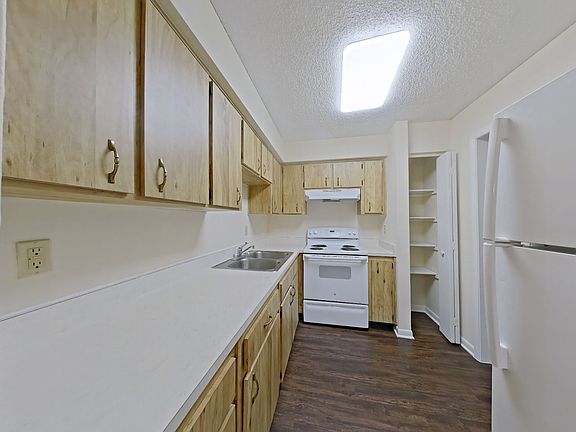 5th image of 38112 Townview Ave #100-102