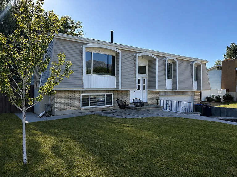 7916 S 860 E — Photo 4