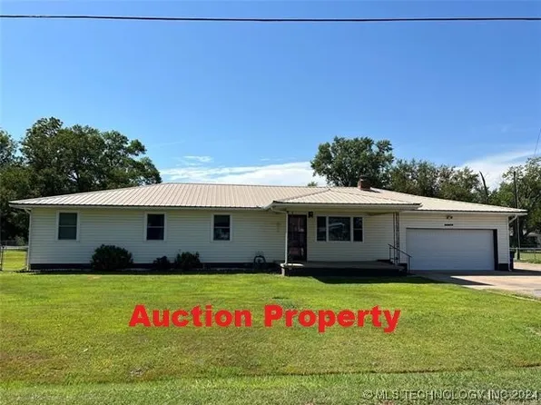 307 S Hall St, Adair, OK 74330