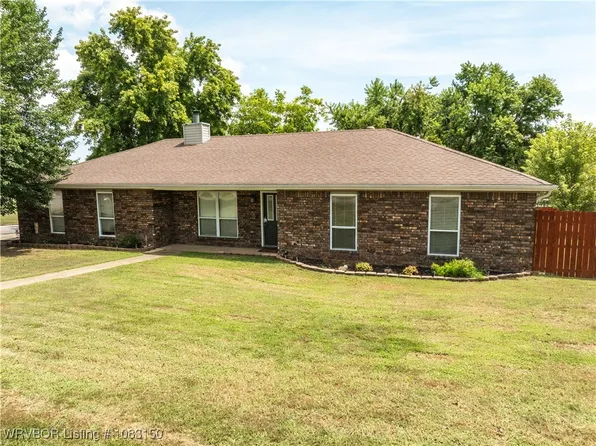 1708 Amble On Ln, Van Buren, AR 72956