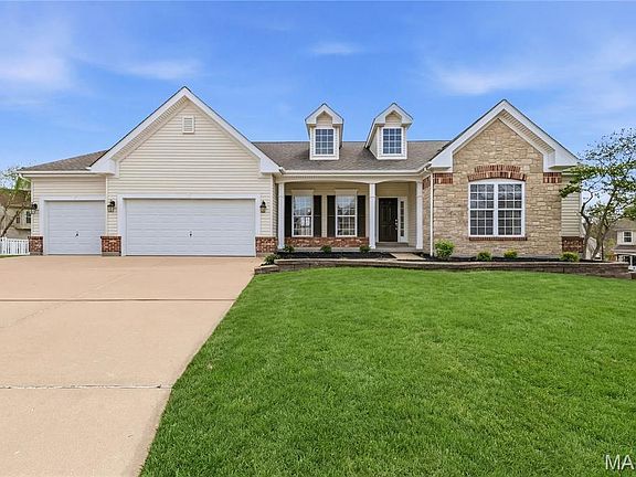 2nd image of 18 Bayberry Meadows Ct