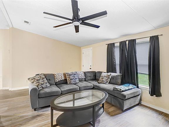 4th image of 1135 DEAN STREET