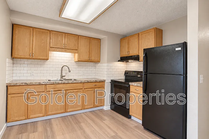 2 bed, 1.0 bath, 1374 sqft, $1,995 — Photo 2