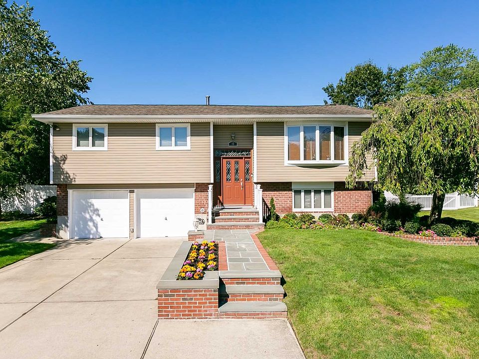 1st image of 12 Woodlawn Ave