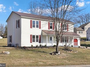 547 Crestwood Dr, Red Lion, PA 17356