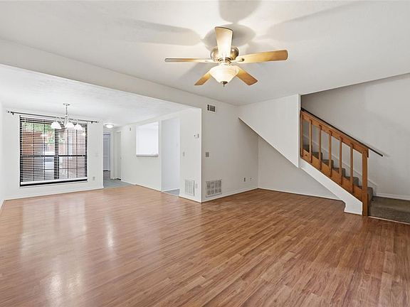 4th image of 852 SW 58th Ter