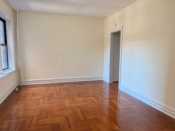 122-04 Metropolitan Avenue image 1 of 4