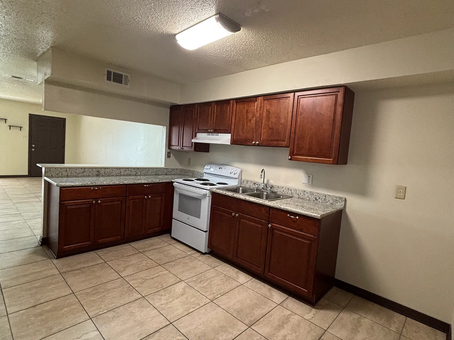 2 bed, 1.5 bath, 1200 sqft, $1,150 — Photo 1