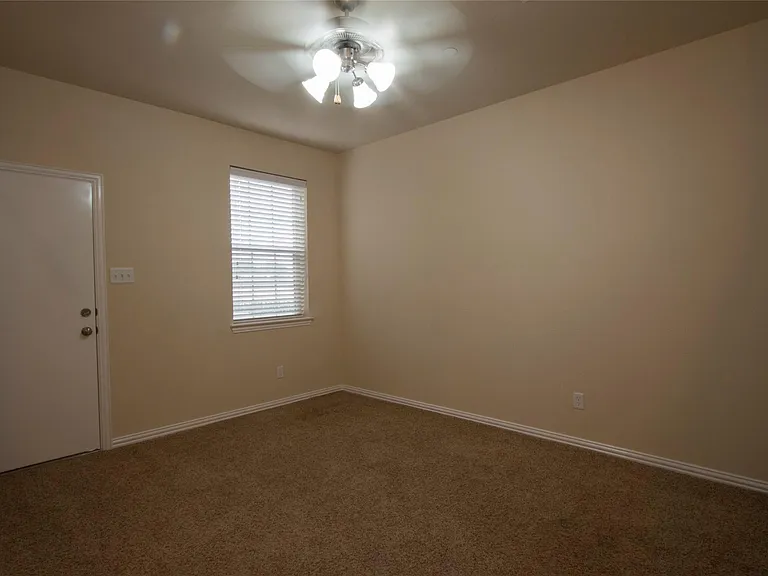 7825 Fox Horn Dr — Photo 4