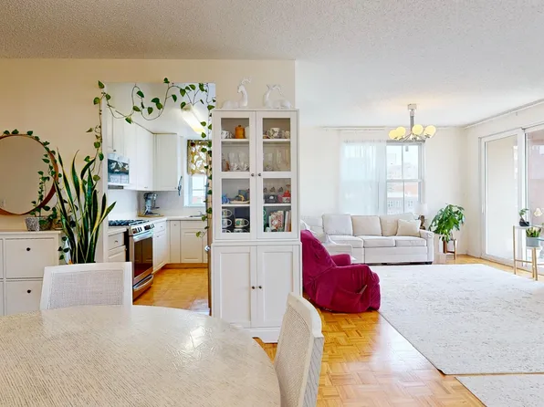 60 Oceana Drive West image 10 of 39