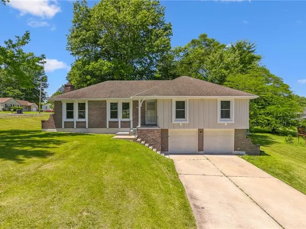 9832 Potter Cir, Kansas City, MO 64134