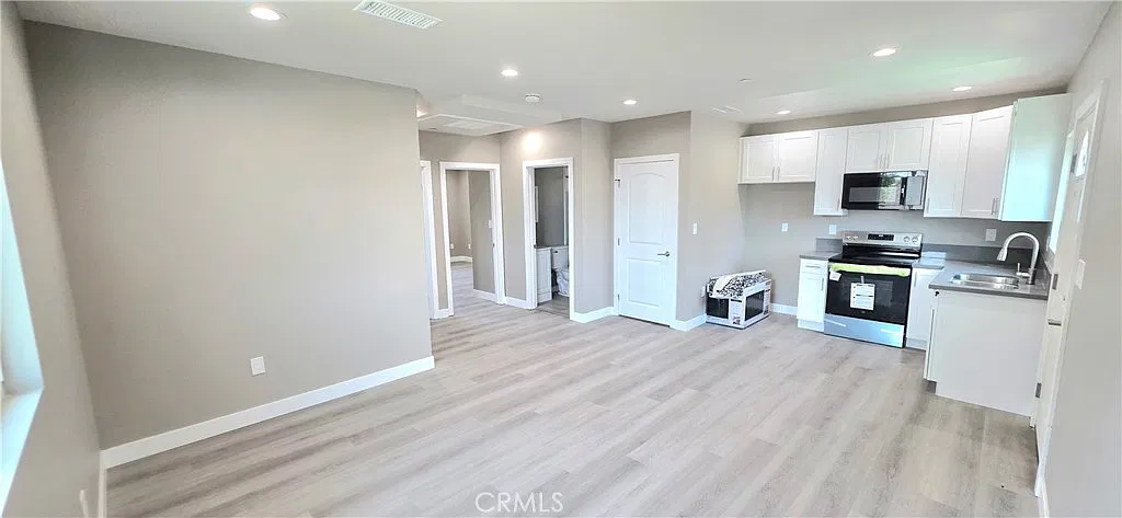 2 bed, 1000 sqft, $2,500 — Photo 4