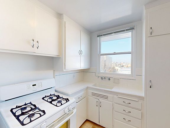 4th image of 700 Church St APT 306
