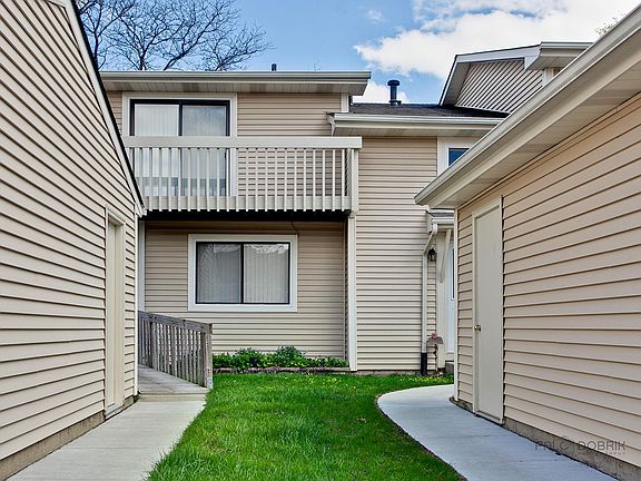 2nd image of 1003 Stockton Ct